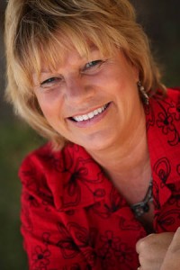 martha giffen - be social be rich author